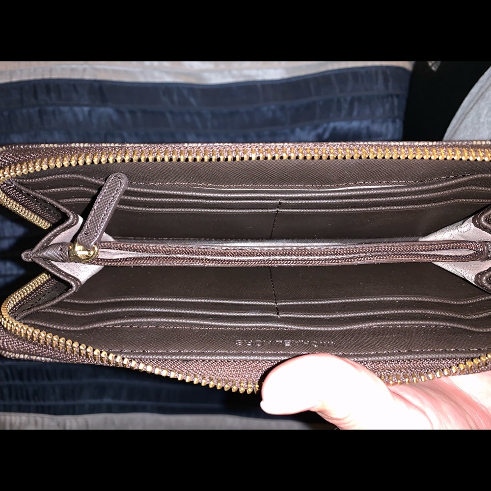 Micheal Kors wallet